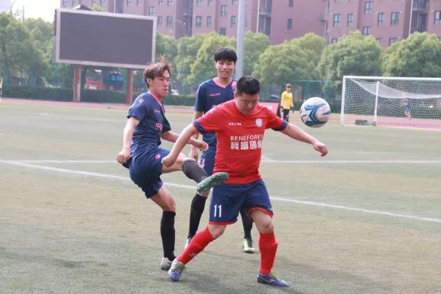 哈弗茨赞萨内：他对年轻球员帮助很大，虽然媒体批评他但他是顶级